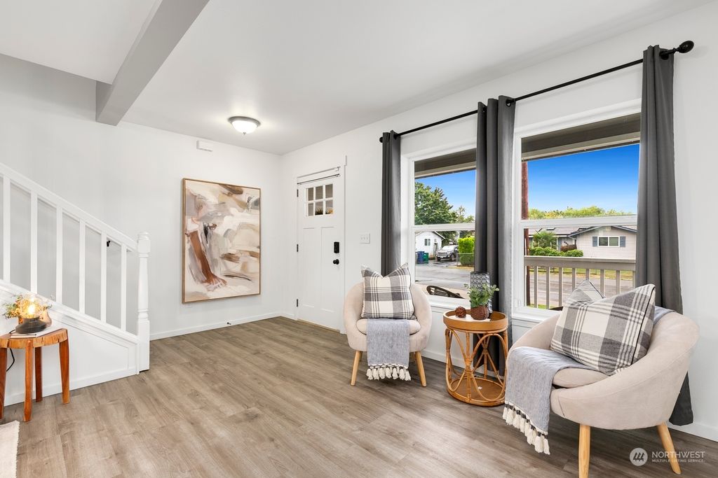 Photo of 213 Butte Avenue, Pacific, WA 98047 (MLS # 2289415)