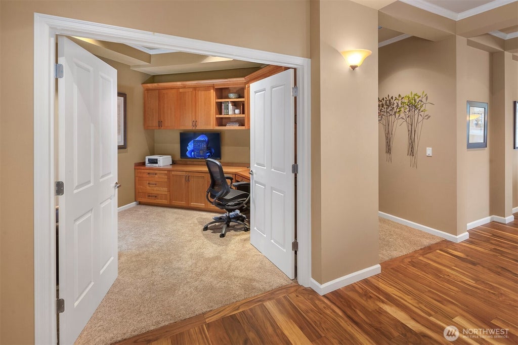Photo of 520 6th Avenue #4001, Kirkland, WA 98033 (MLS # 2563409)