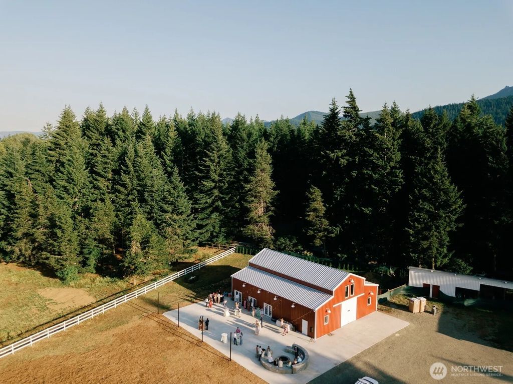 Photo of 182 Silver Ridge Ranch Rd Rd, Easton, WA 98925 (MLS # 2486393)