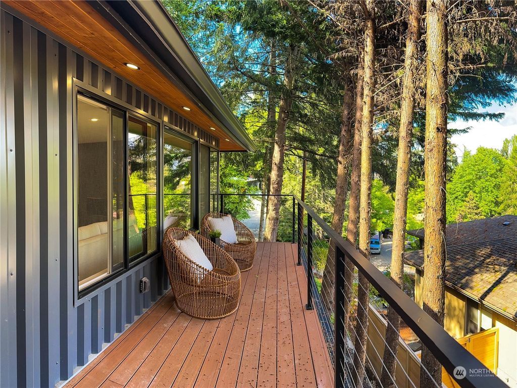 Photo of 10701 SE 3rd Street, Bellevue, WA 98004 (MLS # 2240003)