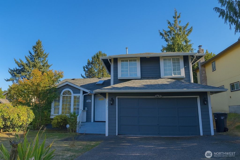 Photo of 1723 SW 324th Street, Federal Way, WA 98023 (MLS # 2431578)
