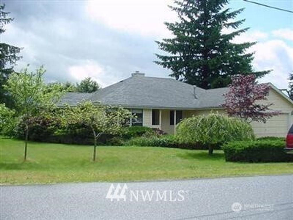 Photo of 620 meadow Drive SE, North Bend, WA 98045 (MLS # 2392108)