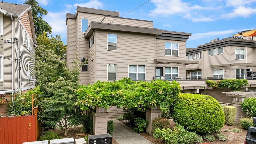 Photo of 12506 26th Avenue NE #106, Seattle, WA 98125 (MLS # 2284635)