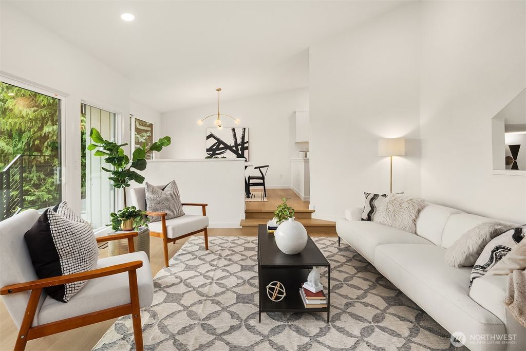Photo of 14214 Westwood Place NE, Seattle, WA 98125 (MLS # 2520633)