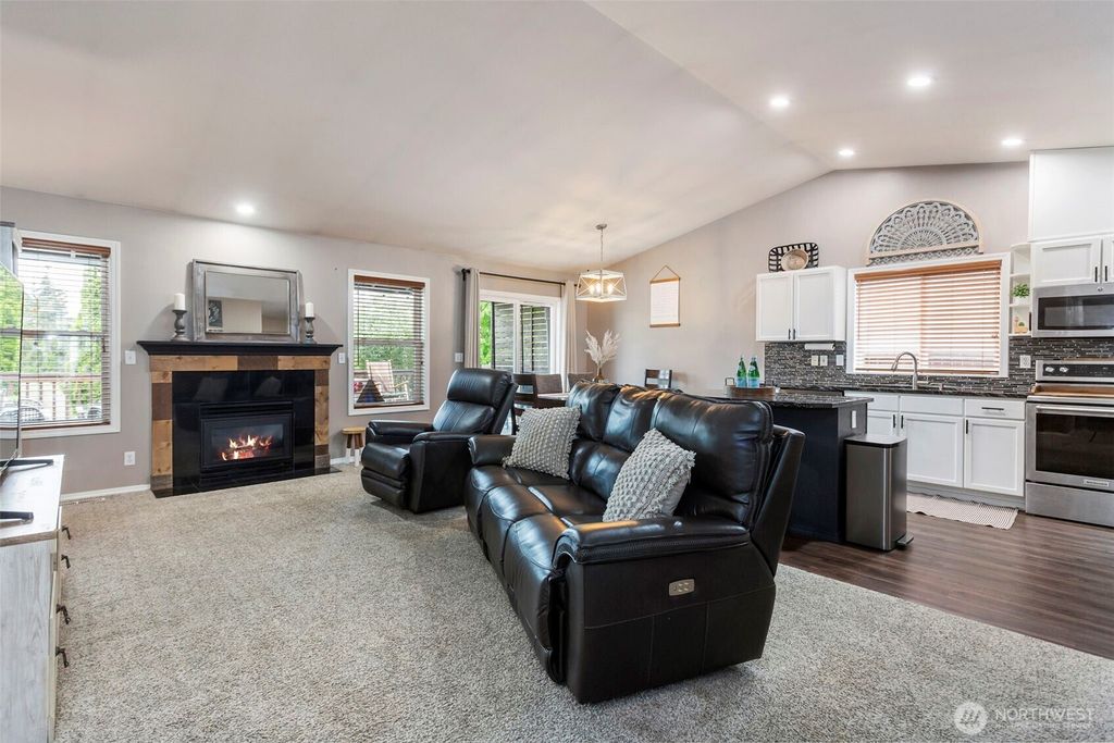 Photo of 719 21st Place, Snohomish, WA 98290 (MLS # 2374529)