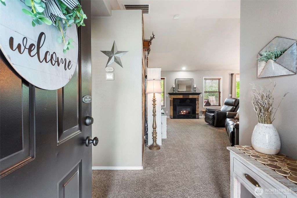 Photo of 719 21st Place, Snohomish, WA 98290 (MLS # 2374529)