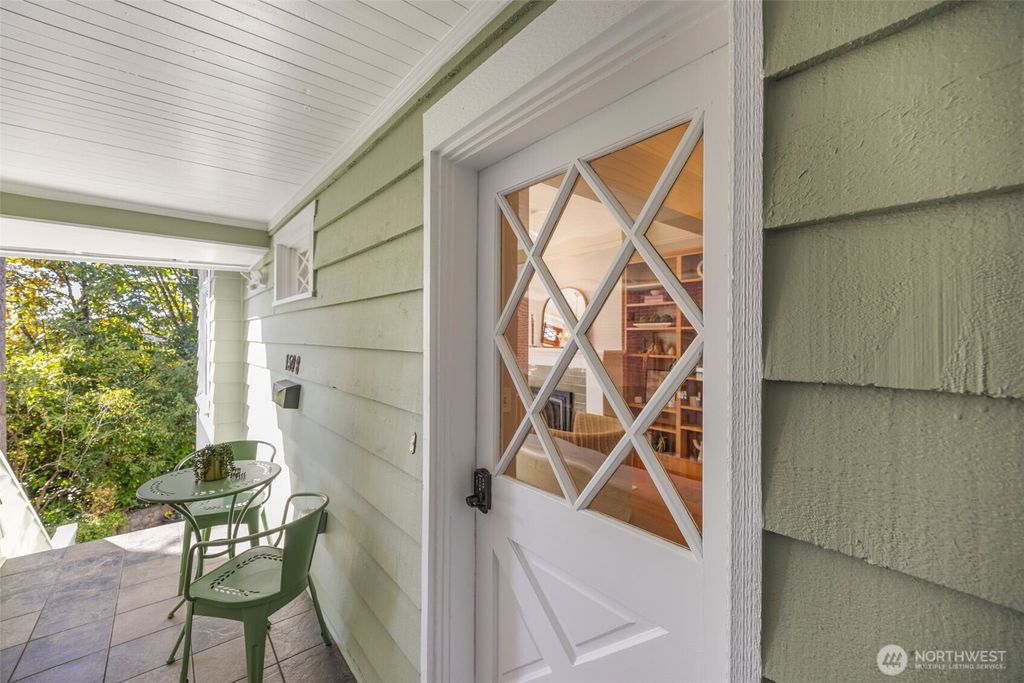 Photo of 1508 Galer Place N, Seattle, WA 98109 (MLS # 2437745)