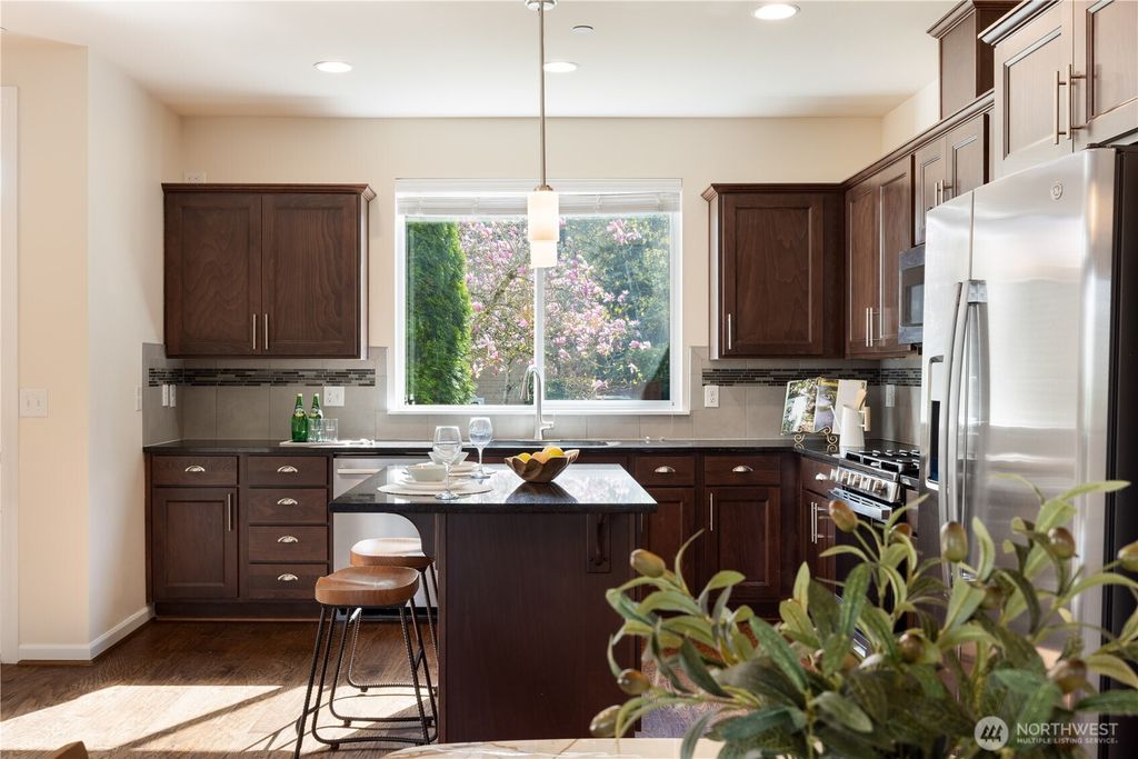 Photo of 2381 25th Avenue NE, Issaquah, WA 98029 (MLS # 2507010)