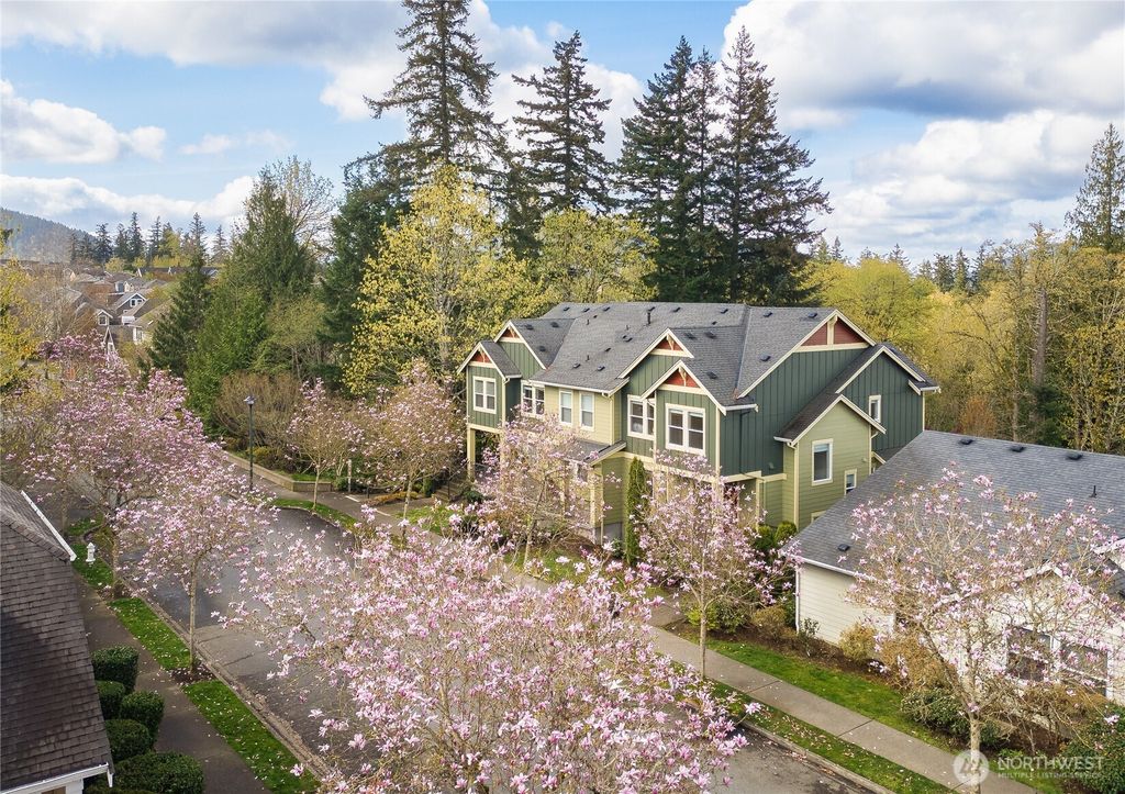 Photo of 2381 25th Avenue NE, Issaquah, WA 98029 (MLS # 2507010)