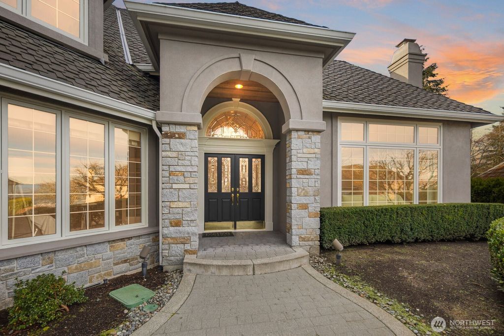 Photo of 17164 SE 58th Street, Bellevue, WA 98006 (MLS # 2471123)