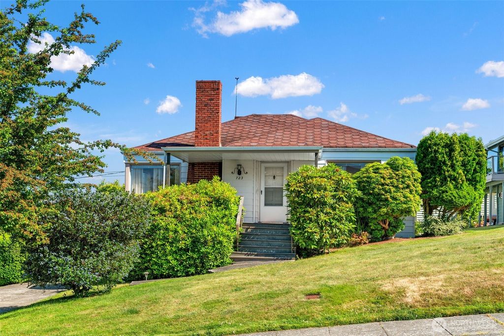Photo of 723 Pine Street, Edmonds, WA 98020 (MLS # 2389806)