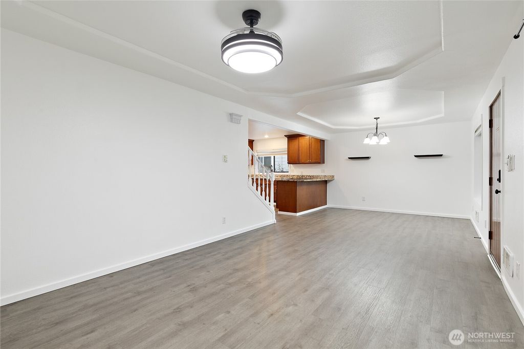 Photo of 1211 9th Avenue SW, Puyallup, WA 98371 (MLS # 2476007)