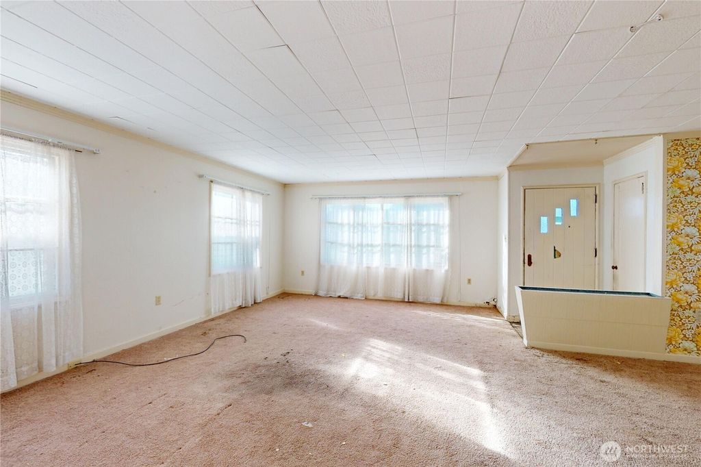 Photo of 237 Emerson Avenue, Hoquiam, WA 98550 (MLS # 2490129)