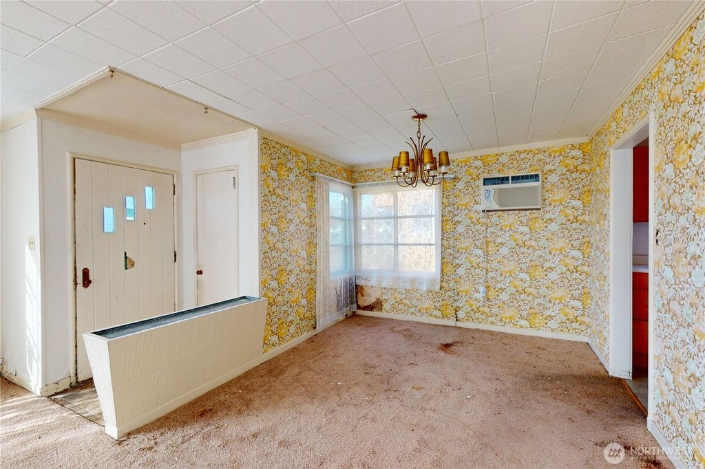 Photo of 237 Emerson Avenue, Hoquiam, WA 98550 (MLS # 2490129)