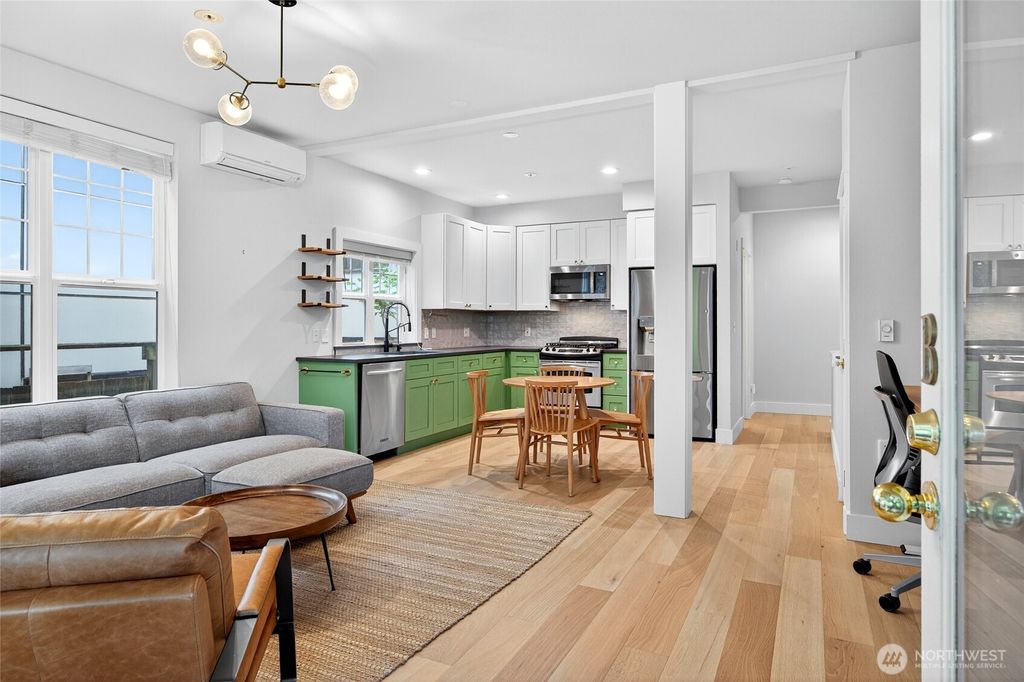Photo of 414 Malden Avenue E #B, Seattle, WA 98112 (MLS # 2439253)