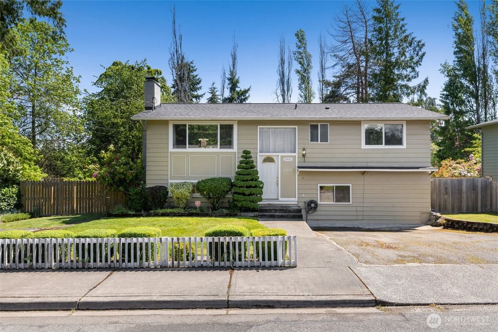 Photo of 21401 54th Place W, Mountlake Terrace, WA 98043 (MLS # 2379415)
