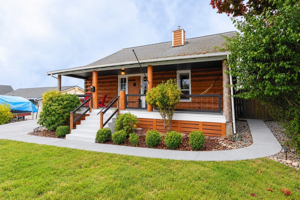 Photo of 1411 16th Street, Anacortes, WA 98221 (MLS # 2599255)