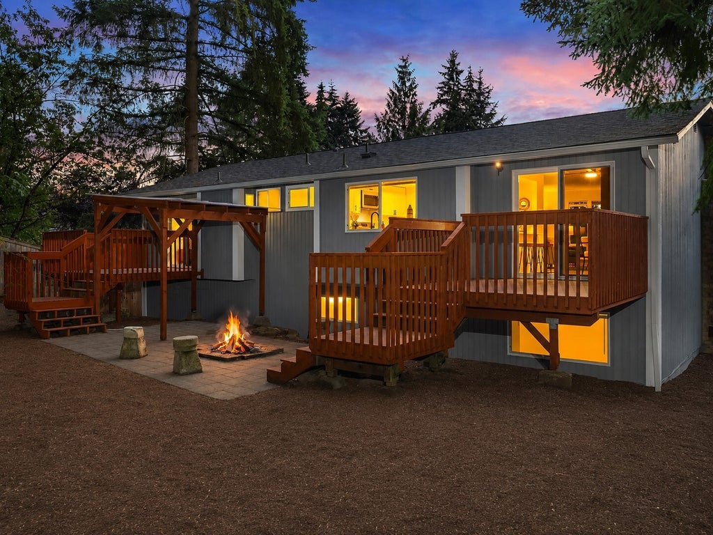 Photo of 14340 113th Avenue NE, Kirkland, WA 98034 (MLS # 2597667)