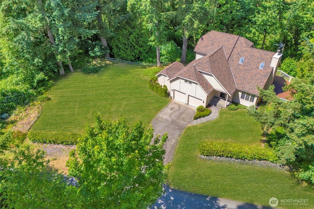 Photo of 19914 SE 210th Street, Maple Valley, WA 98038 (MLS # 2379973)