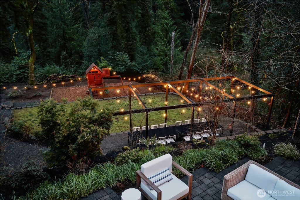 Photo of 5205 W Mercer Place, Mercer Island, WA 98040 (MLS # 2491287)