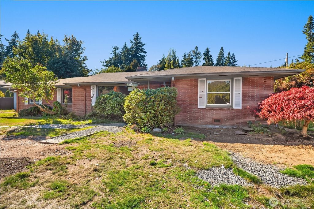 Photo of 23902 W 48th Avenue, Mountlake Terrace, WA 98043 (MLS # 2441246)