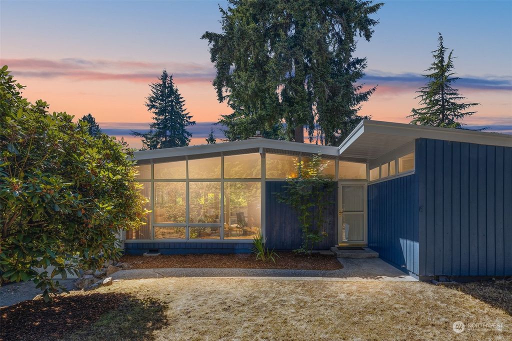 Photo of 17033 Dayton Avenue N, Shoreline, WA 98133 (MLS # 2273182)