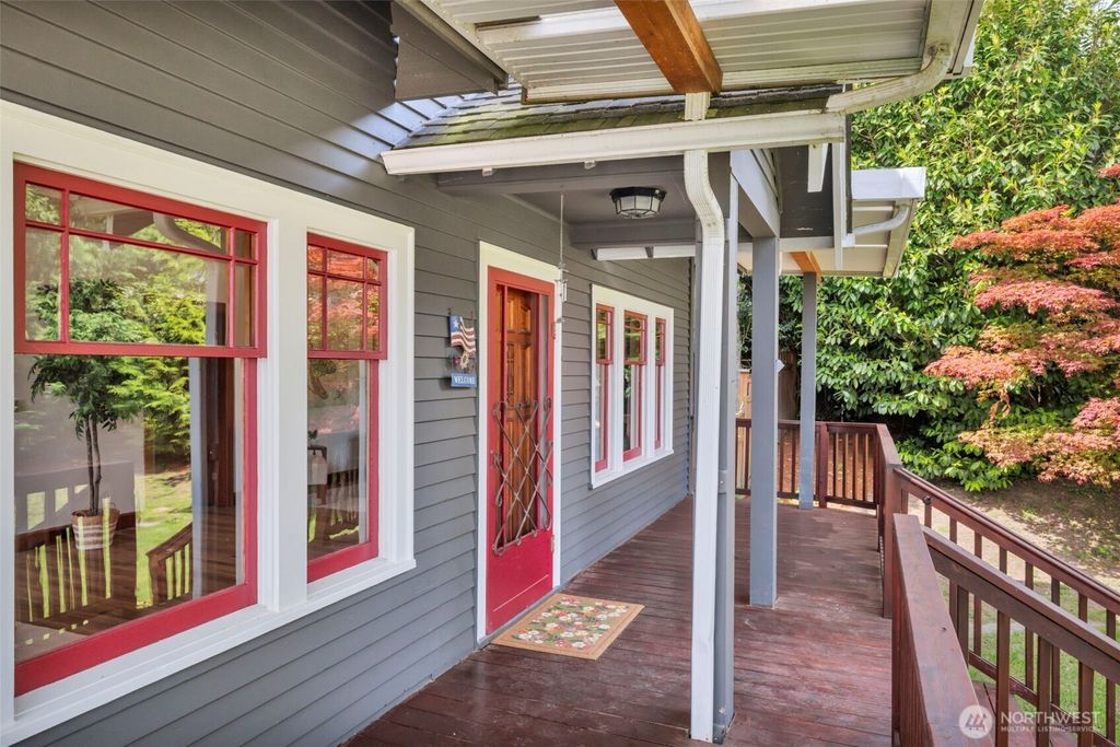 Photo of 5829 S 2nd Avenue, Everett, WA 98208 (MLS # 2522865)