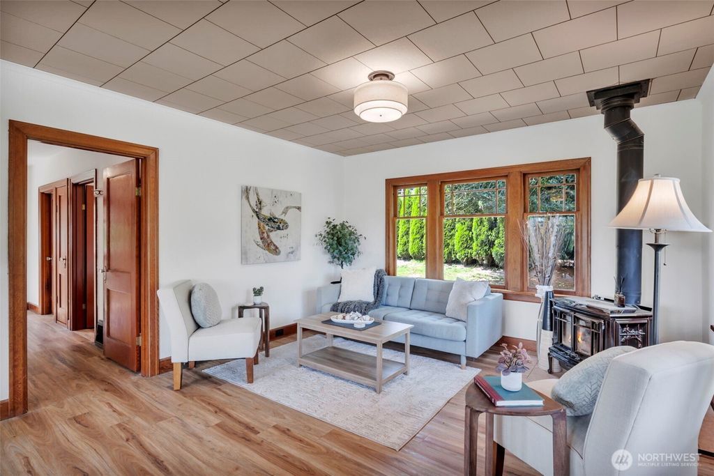 Photo of 5829 S 2nd Avenue, Everett, WA 98208 (MLS # 2522865)