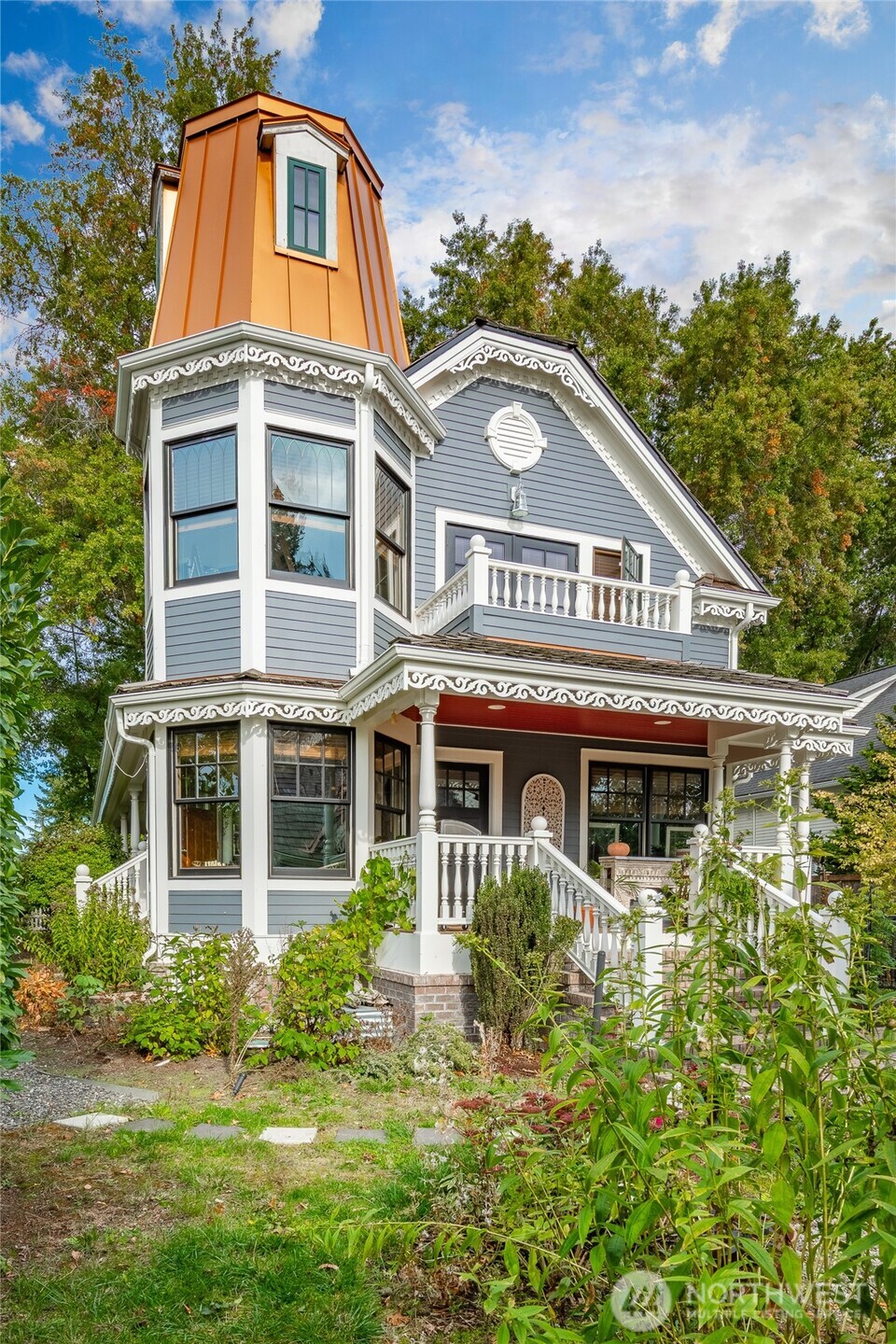 915 Front Street
