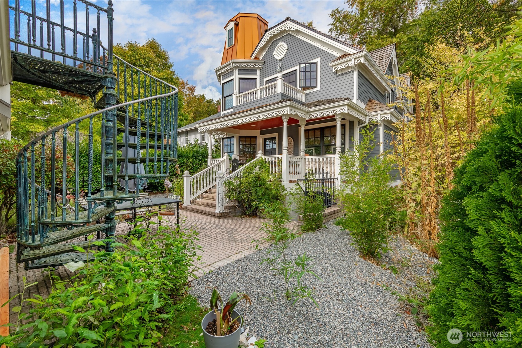915 Front Street