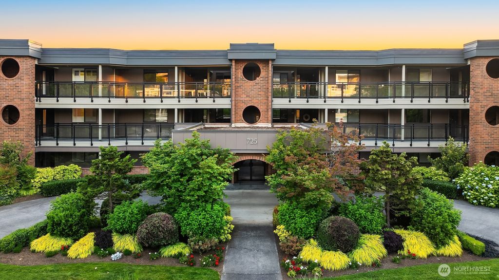 Photo of 725 1st Street S #104, Kirkland, WA 98033 (MLS # 2376658)