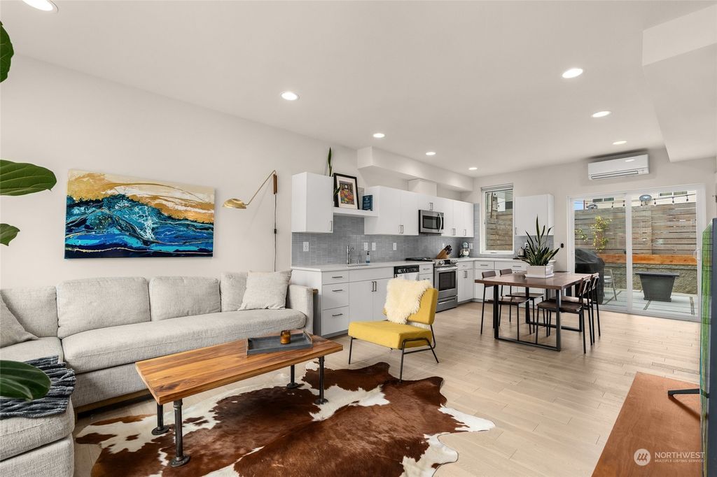 Photo of 3910 SW Brandon Street, Seattle, WA 98136 (MLS # 1995804)