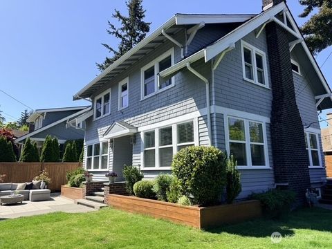 Photo of 170 Lynn Street, Seattle, WA 98109 (MLS # 2526158)