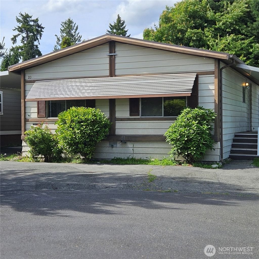 Photo of 7031 NE 175th Street #20, Kenmore, WA 98028 (MLS # 2382337)
