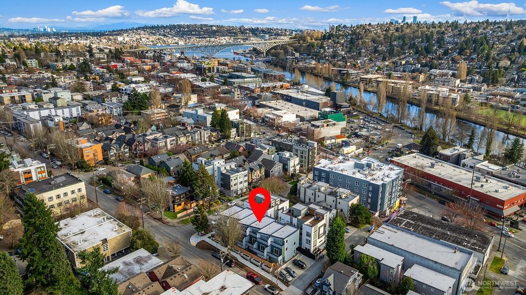 Photo of 105 NW 39th Street #B, Seattle, WA 98107 (MLS # 2507402)