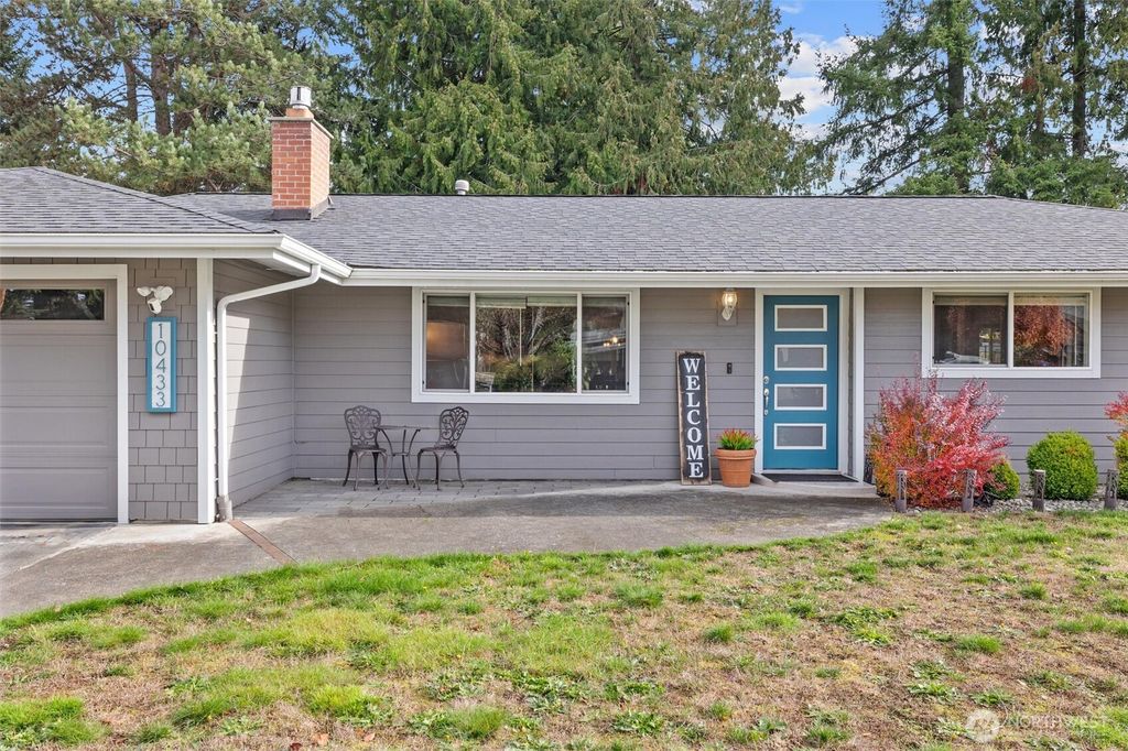 Photo of 10433 23rd Drive SE, Everett, WA 98208 (MLS # 2454067)