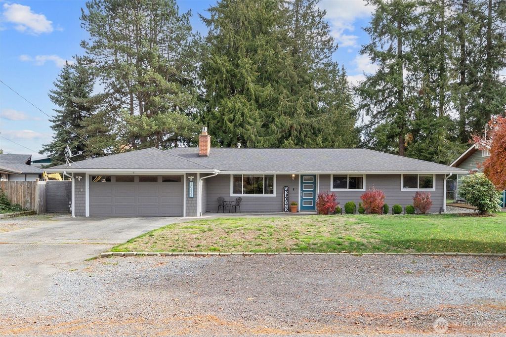 Photo of 10433 23rd Drive SE, Everett, WA 98208 (MLS # 2454067)
