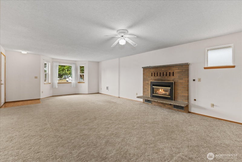 825 Livingston Bay Shore Drive
