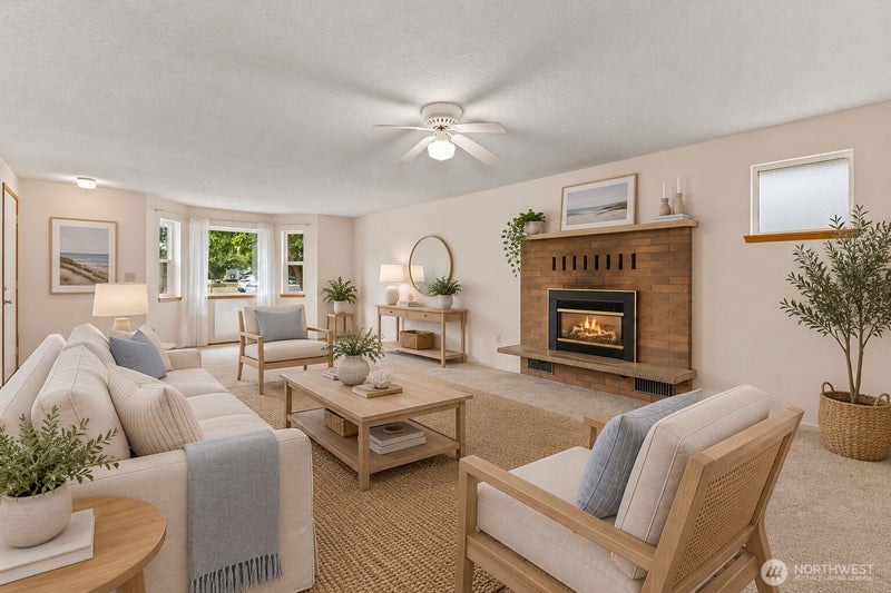 825 Livingston Bay Shore Drive