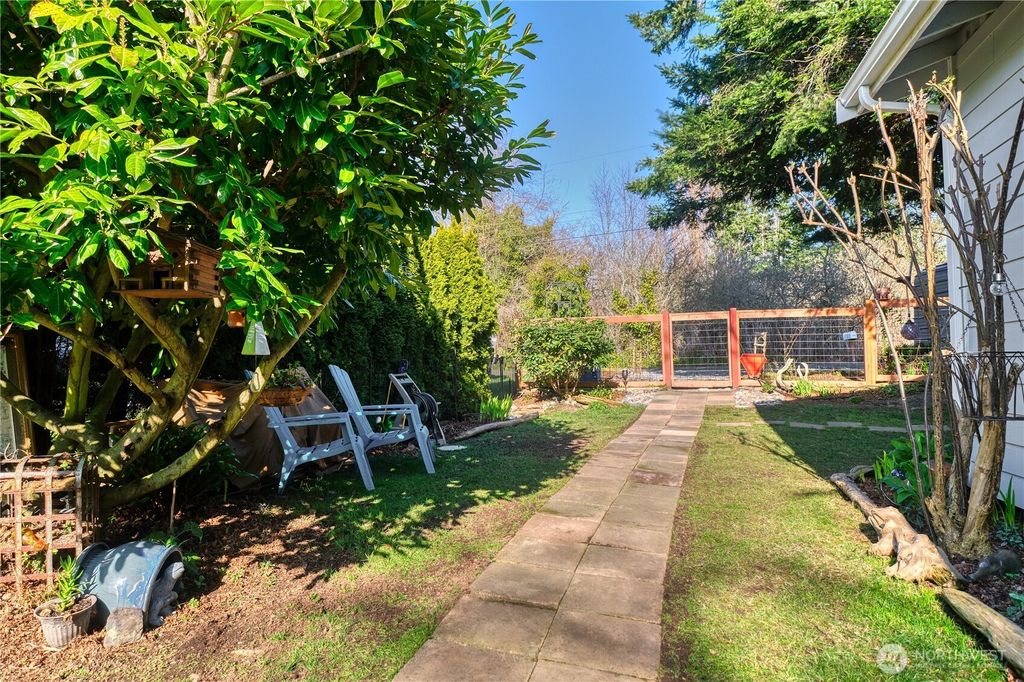 Photo of 1555 Panorama Drive, Point Roberts, WA 98281 (MLS # 2488379)