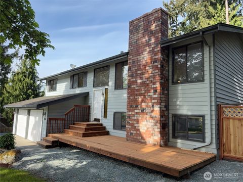 Photo of 904 N Waugh Road, Mount Vernon, WA 98273 (MLS # 2526745)