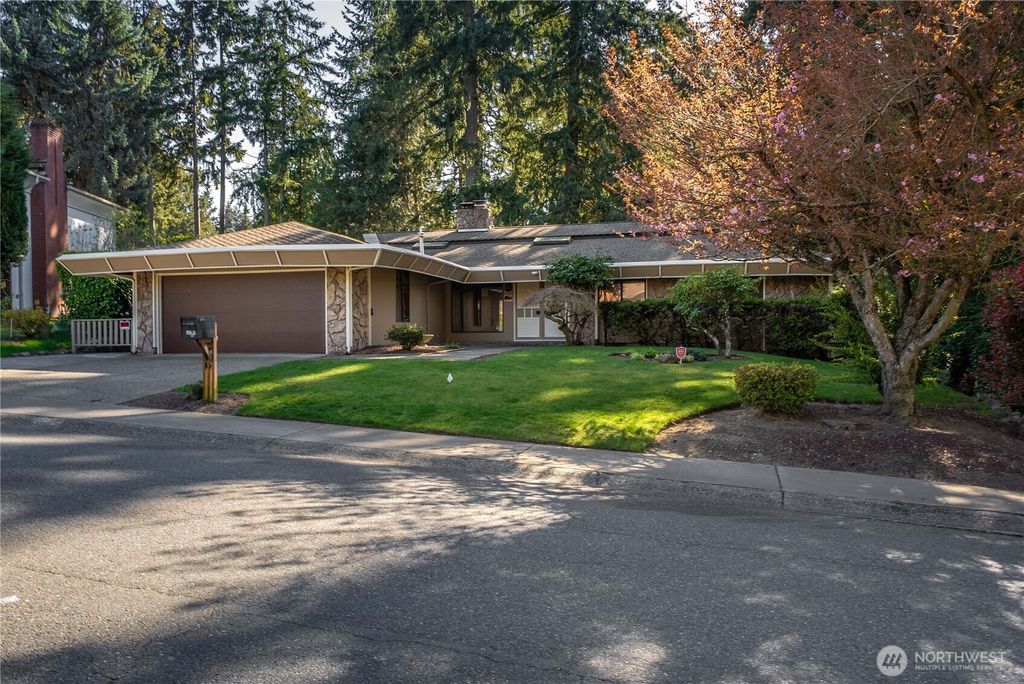 Photo of 3327 SW 323rd Street, Federal Way, WA 98023 (MLS # 2508747)