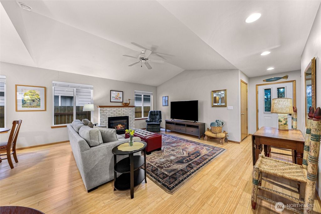 Photo of 2934 Pacific Street, Bellingham, WA 98226 (MLS # 2491457)