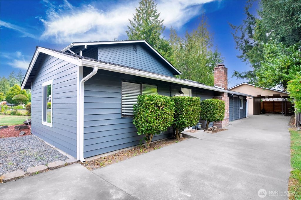 Photo of 16942 150th Avenue SE, Renton, WA 98058 (MLS # 2431700)