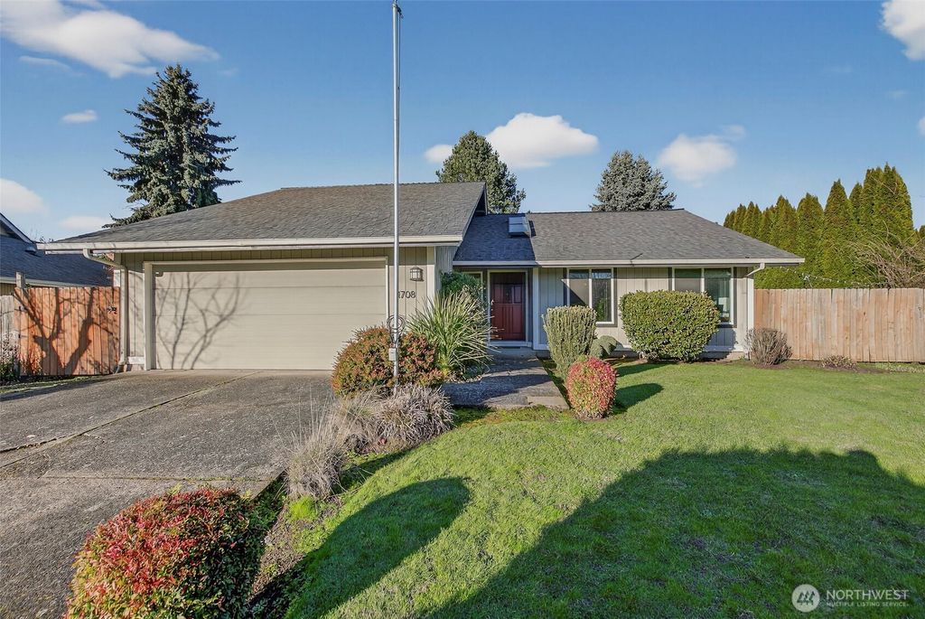 Photo of 1708 NW 91st Circle, Vancouver, WA 98665 (MLS # 2468824)