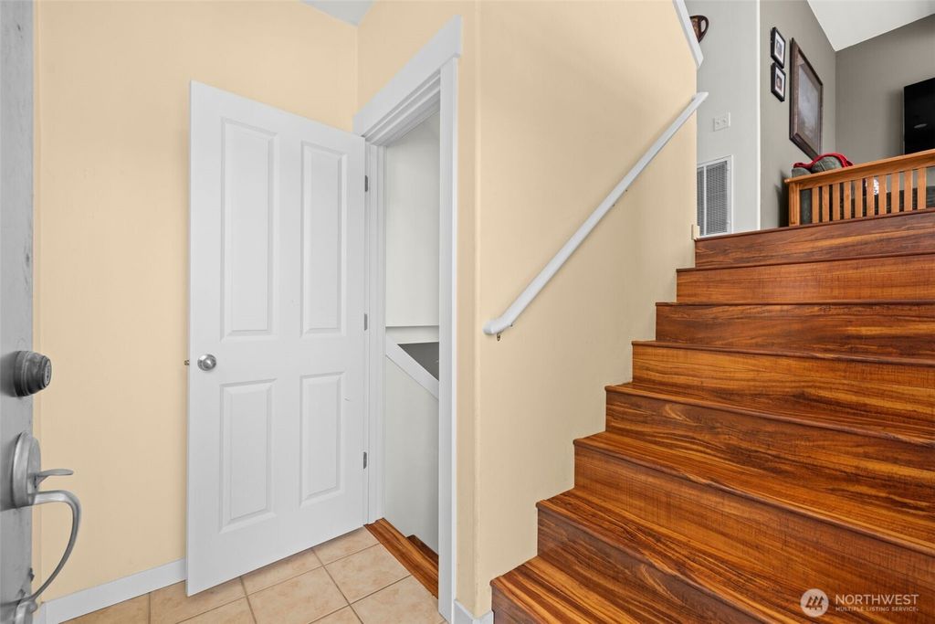 Photo of 23120 SE Black Nugget Road #E1, Issaquah, WA 98029 (MLS # 2501895)