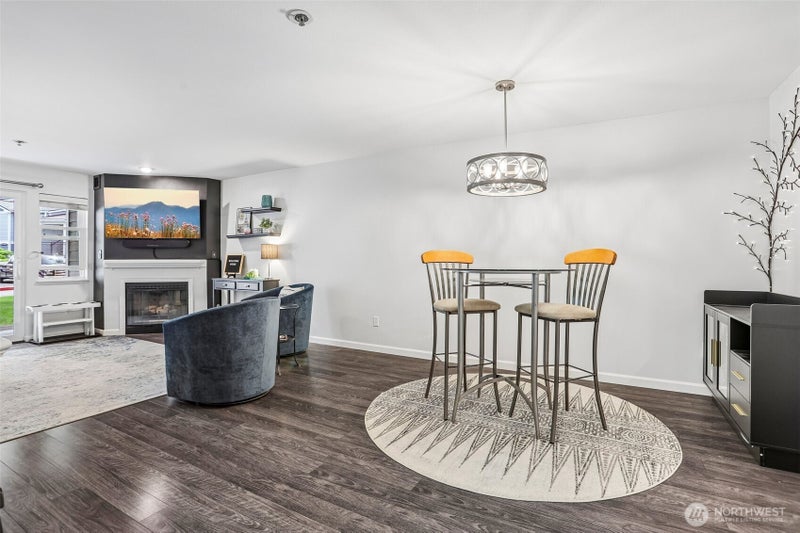250 NW Dogwood Street E104