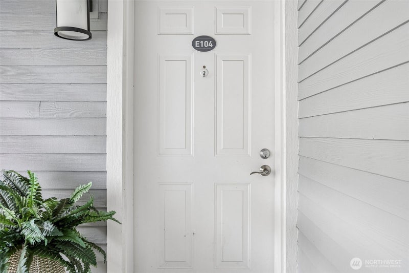 250 NW Dogwood Street E104