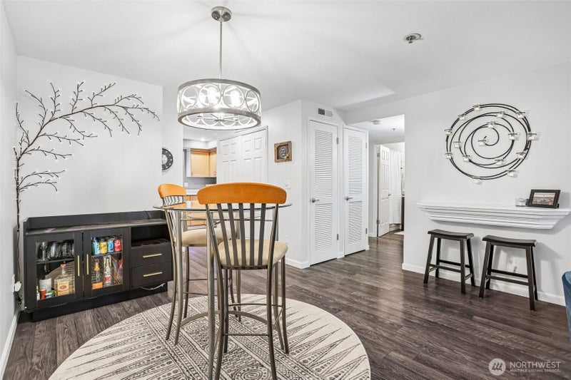 250 NW Dogwood Street E104