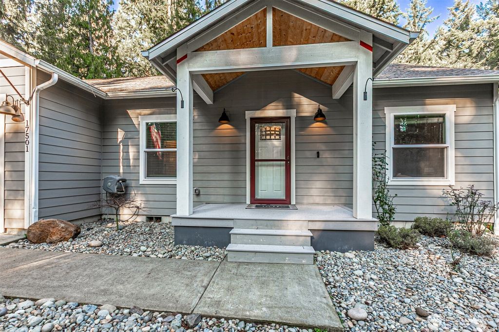 Photo of 17501 Clearwood Boulevard SE, Yelm, WA 98597 (MLS # 2466788)